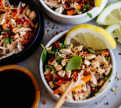 Crunchy Kohlrabi Som-Tam
